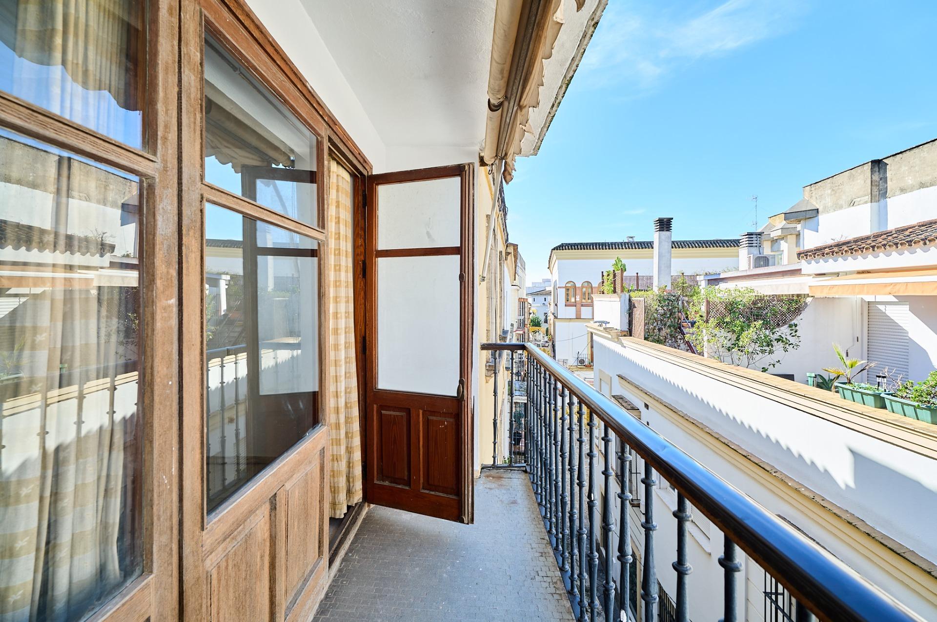 Piso en calle Tornería junto a Hotel María Luisa