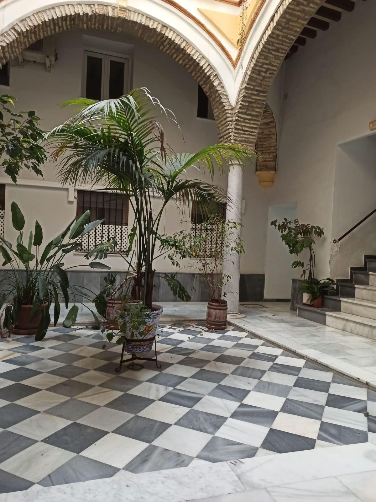 Encantadora Planta Baja en el Corazón de Cádiz