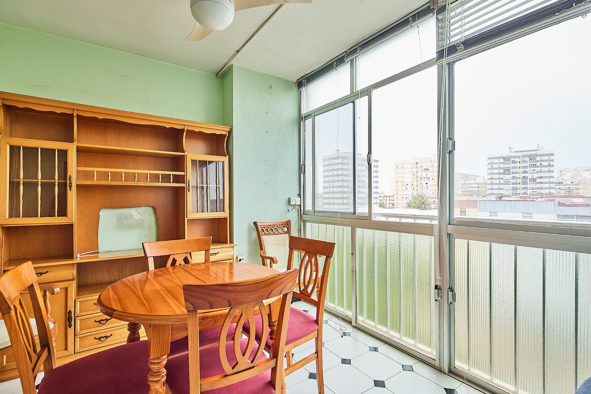 LUMINOSA VIVIENDA A REFORMAR EN LA BAHÍA DE CÁDIZ.