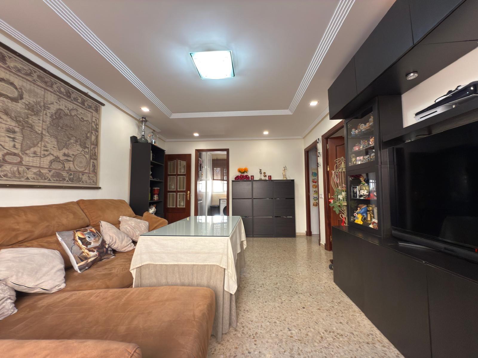 Amplio Piso en la Zona de Carlos III