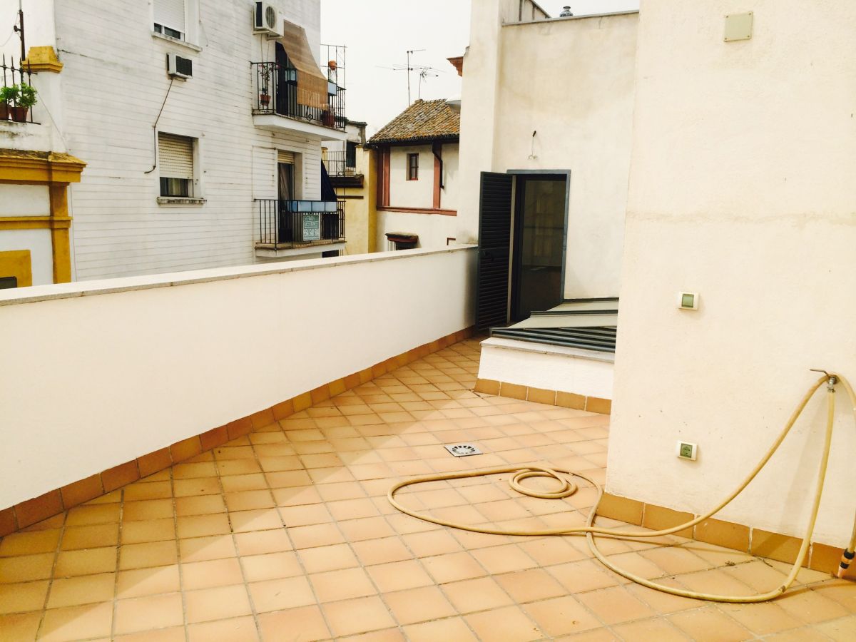 ¡PRECIOSO ÁTICO DUPLEX EN MURO DE LOS NAVARROS!