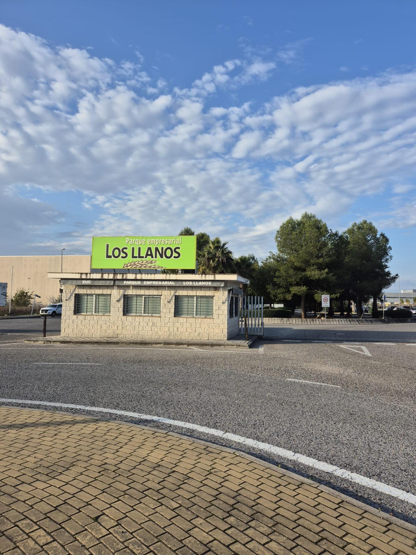 SOLAR EN EL POLÍGONO INDUSTRIAL LOS LLANOS