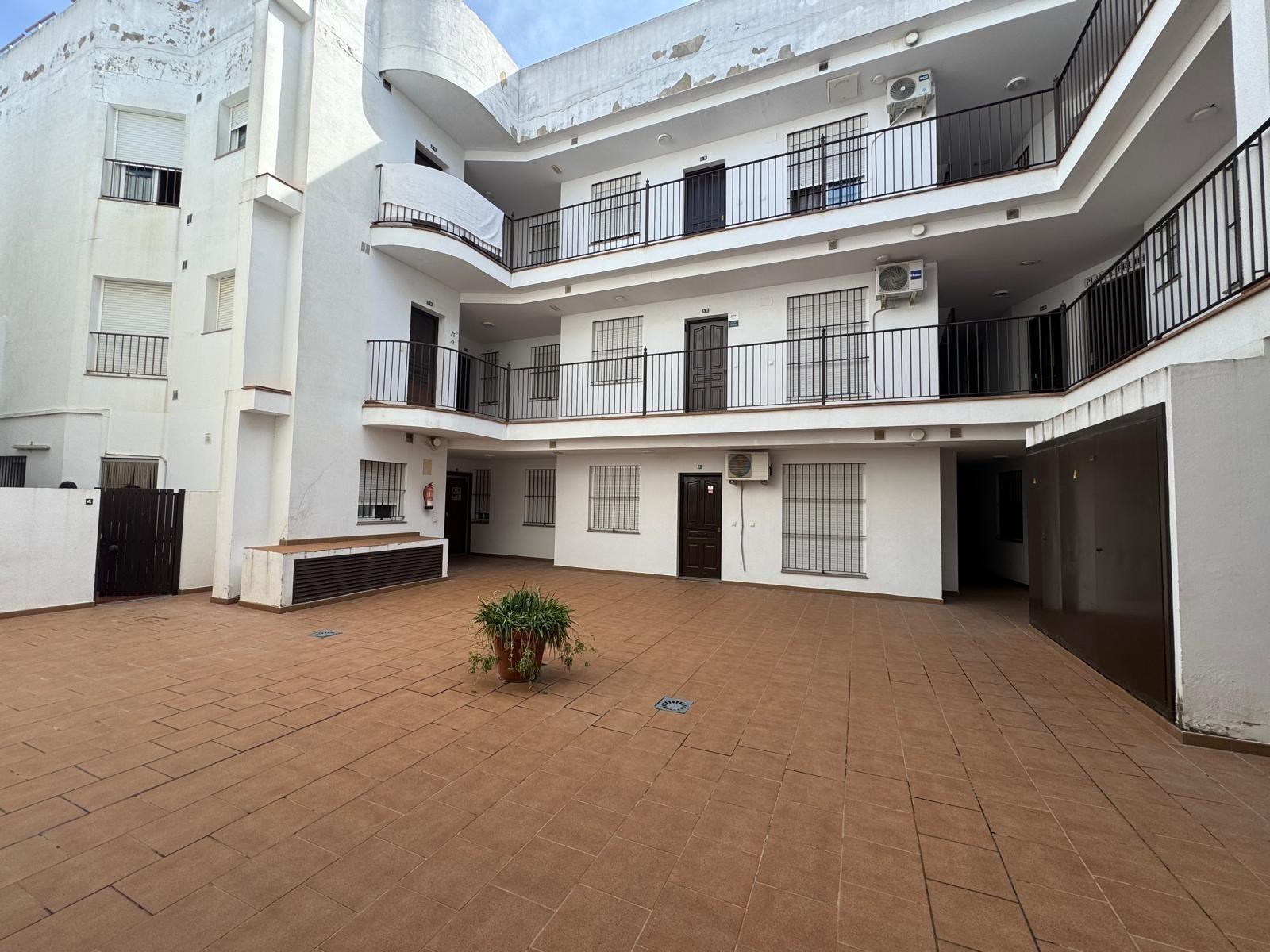 ACOGEDOR PISO CON PATIO EN EL BARRIO ALTO DE SANLÚCAR