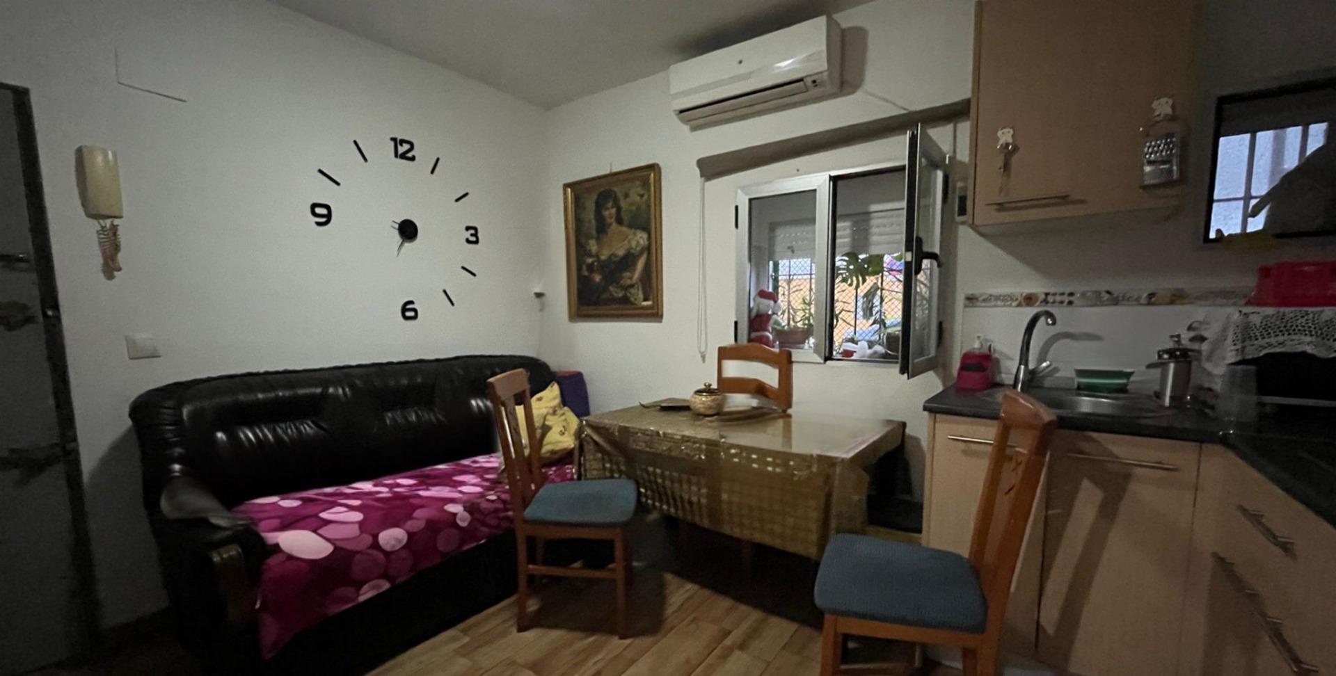 Piso Reformado en Amate, Sevilla - Ideal para Familias