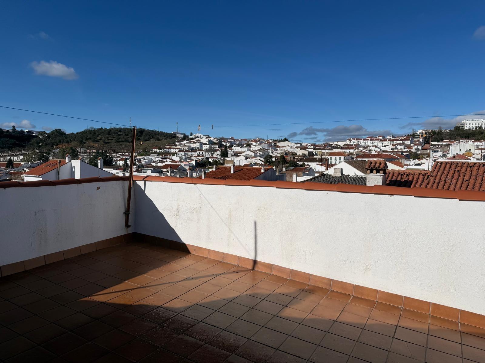 Vive en el corazón de la Sierra: magnífica casa en Aracena (Huelva)