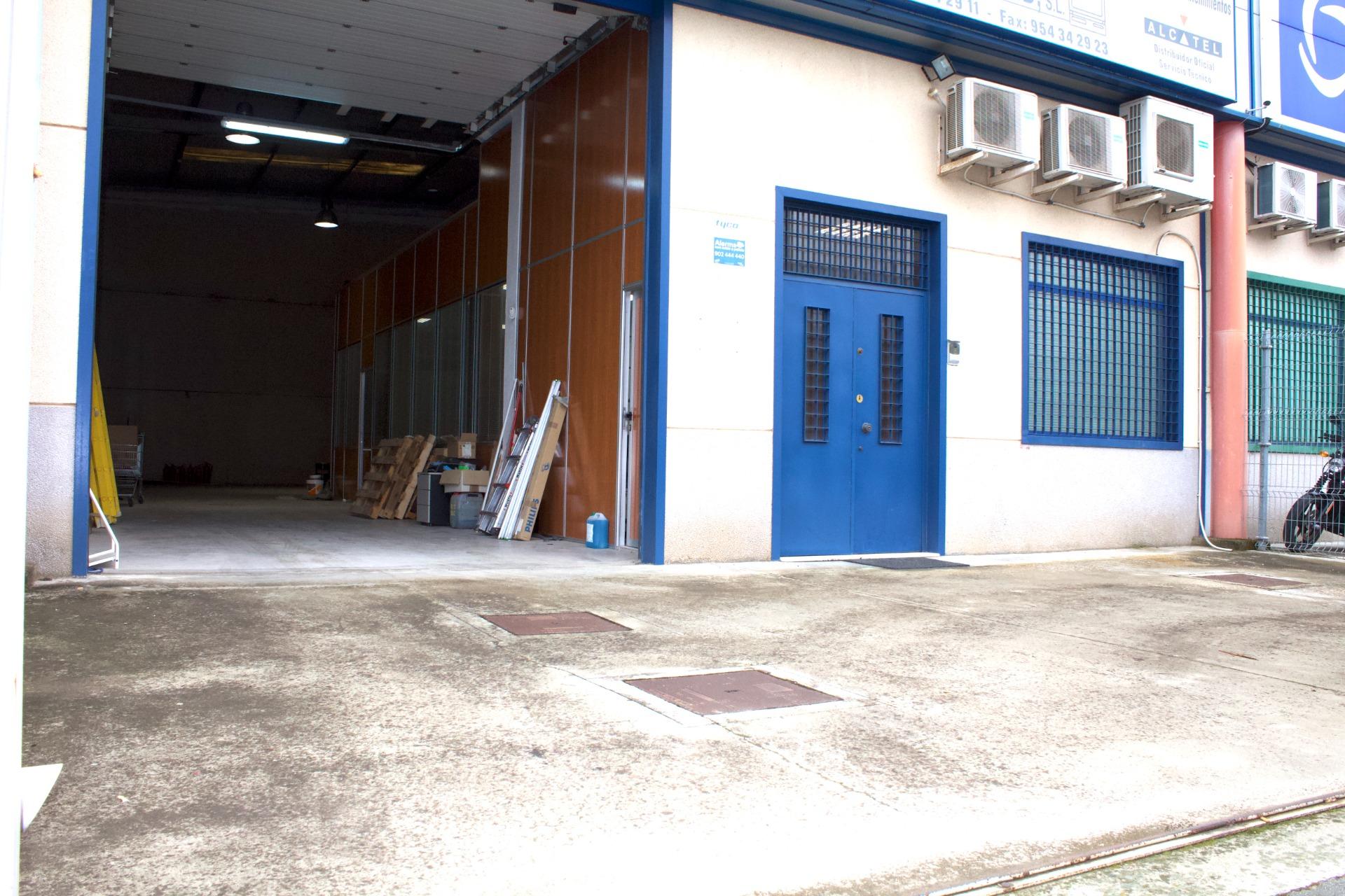 NAVE INDUSTRIAL EN P.I. PARQUE PLATA - CAMAS