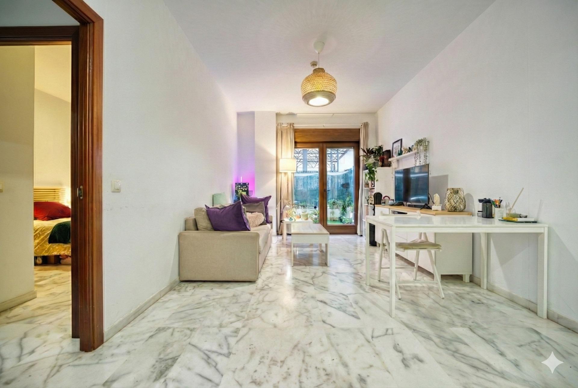 ESPECIAL INVERSIONISTAS, Apartamento de 1 dormitorio con terraza y zonas comunes. garaje incluido de 20 m2