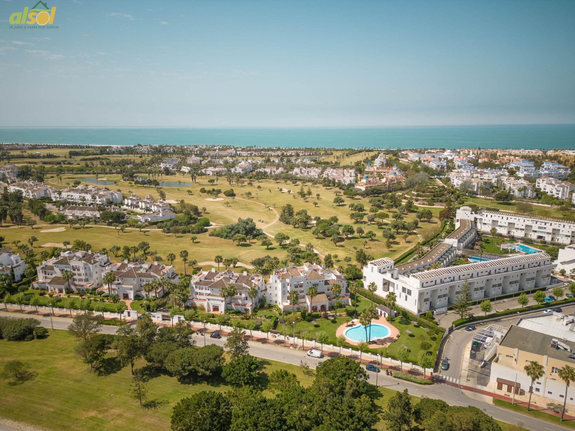 Inmejorable oportunidad en Costa Ballena con vistas al campo de golf