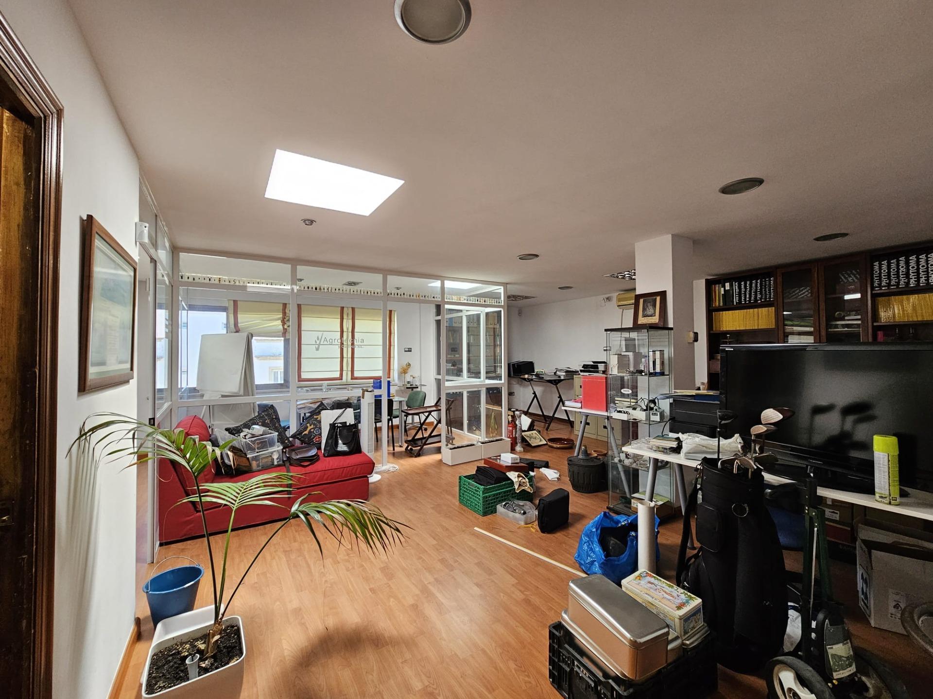 SE VENDE OFICINA EN PLENO CENTRO DE JEREZ