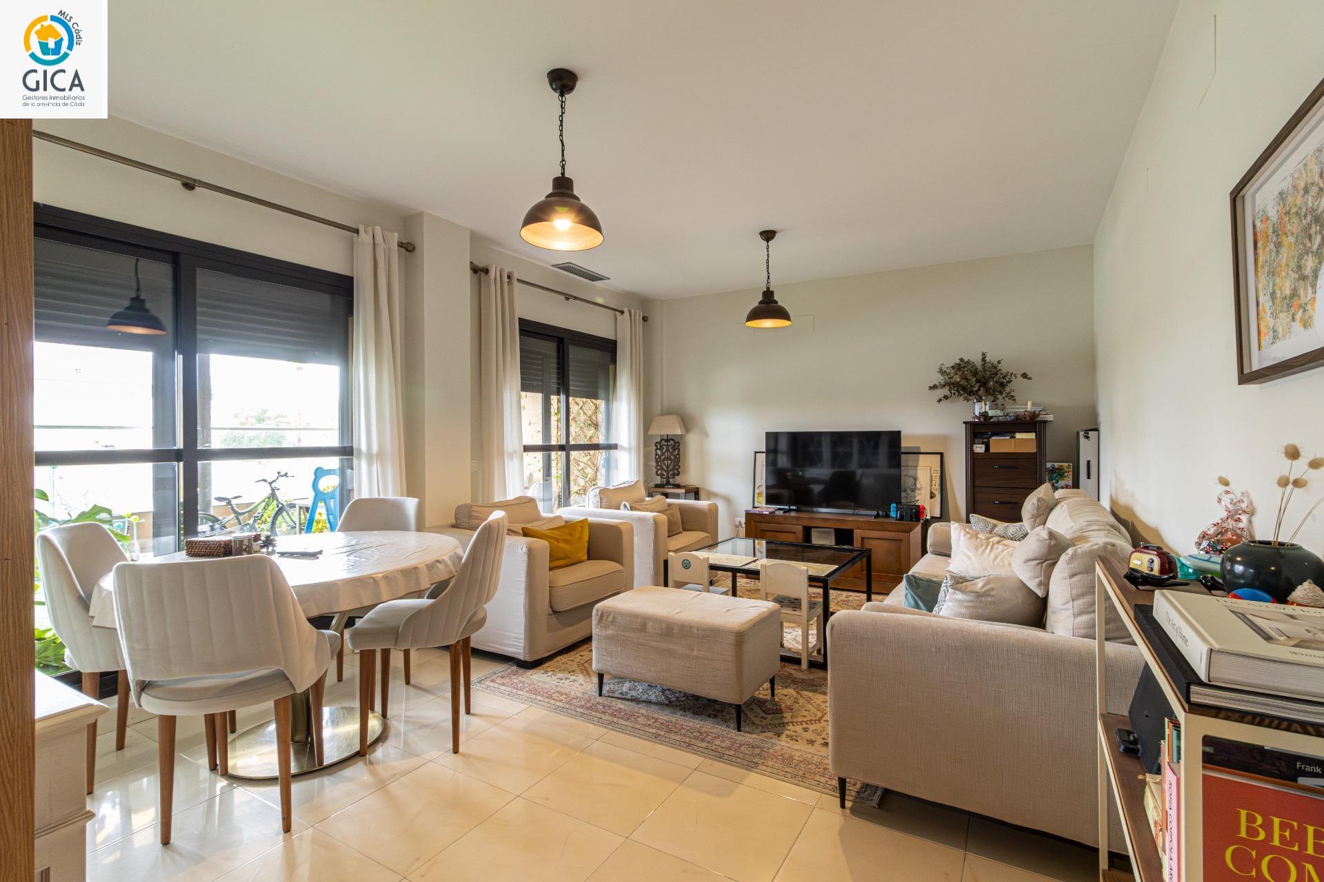 ENCANTADOR PISO CON TERRAZA EN ZONA HIPERCOR