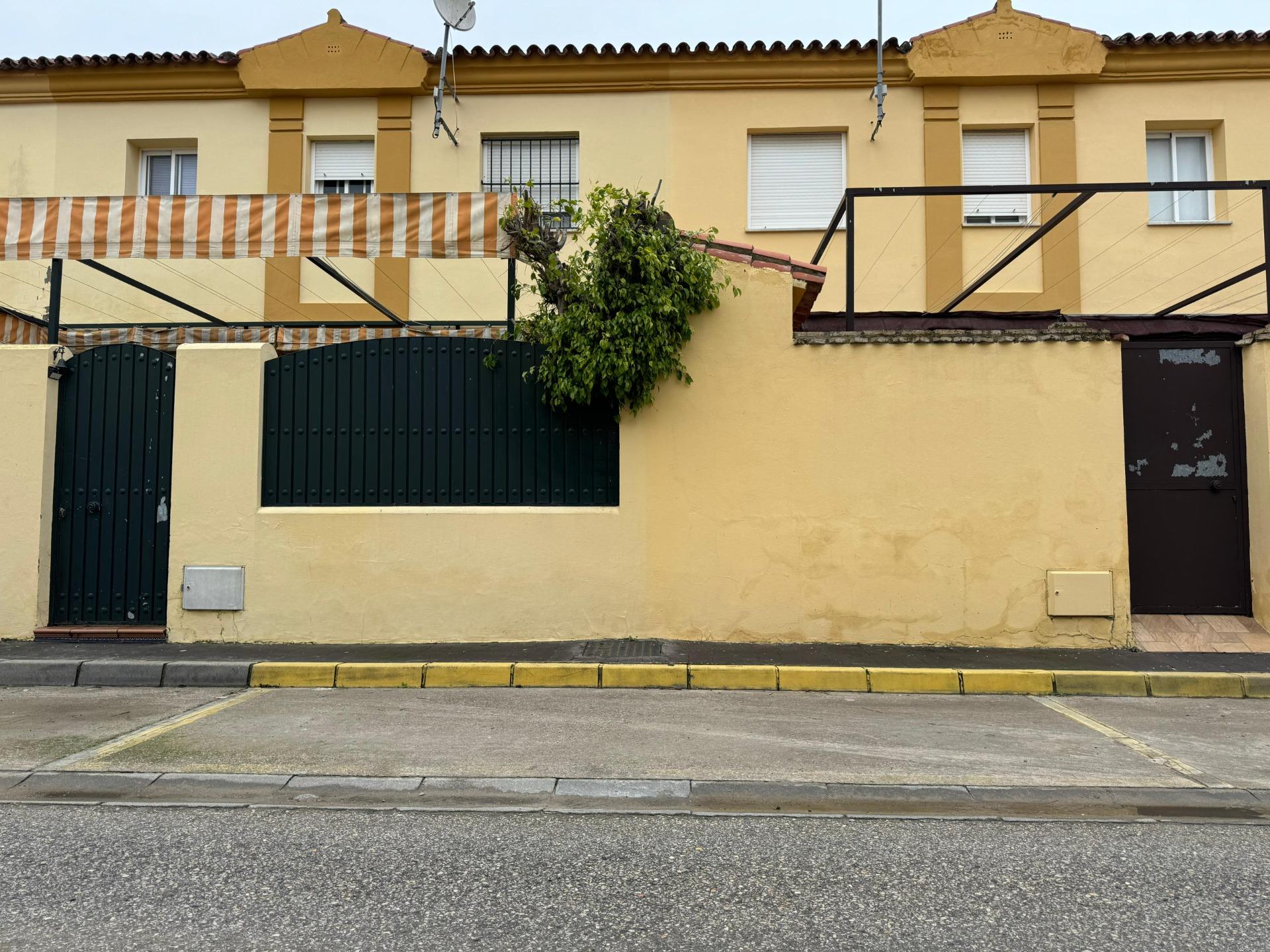 Plaza de aparcamiento en superficie – Zona El Botánico