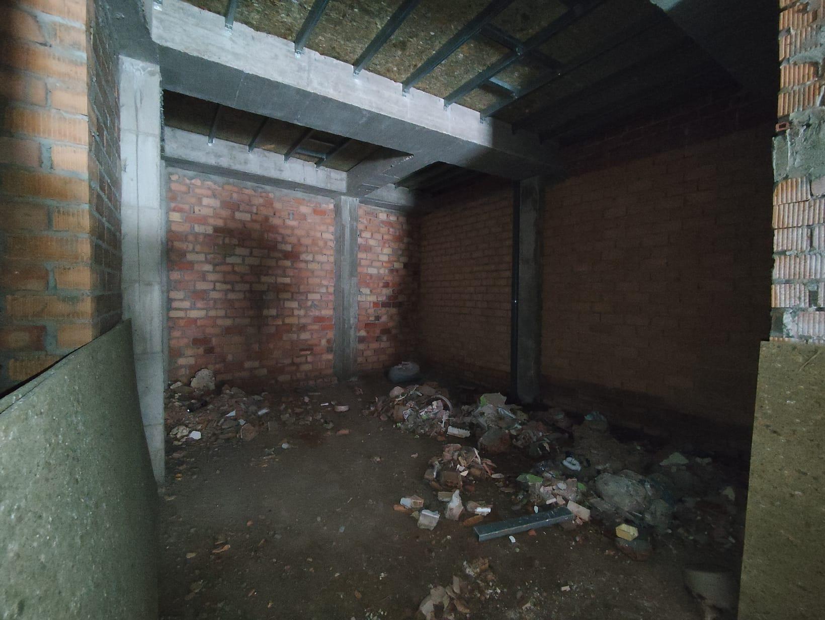 Versátil local comercial para proyecto a medida