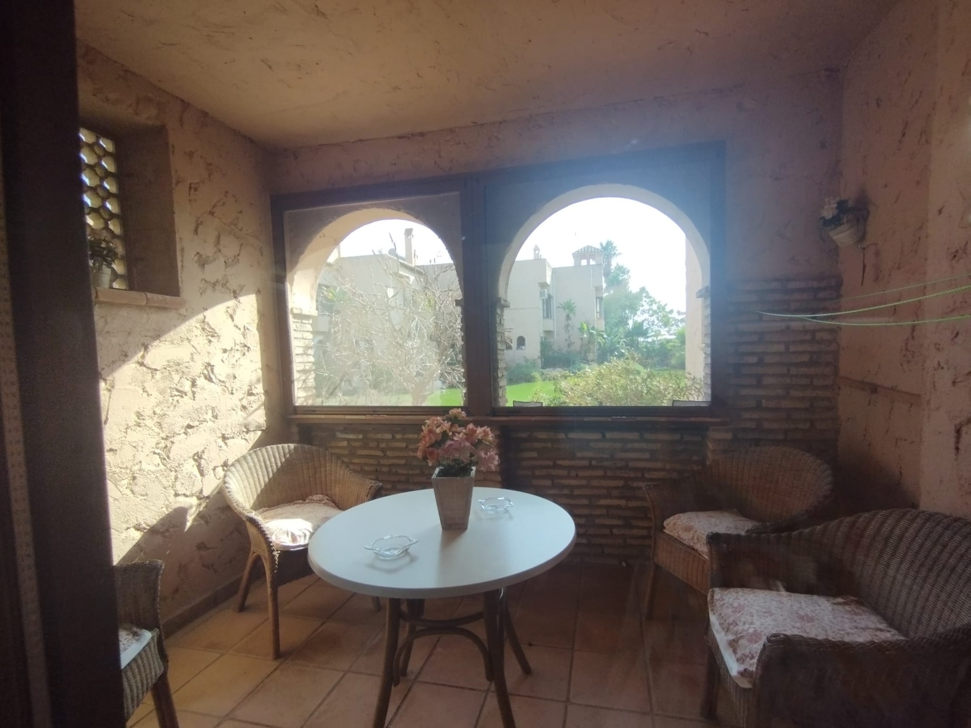 AMPLIO BUNGALOW EN CENTRO COMERCIAL BAHIA SUR