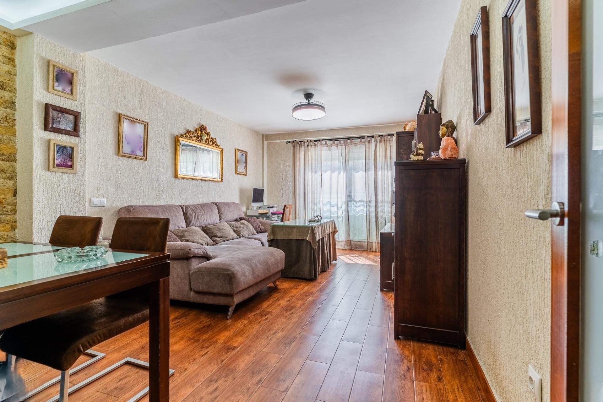 PISO DE 3 DORMITORIOS CON GARAJE INCLUIDO!