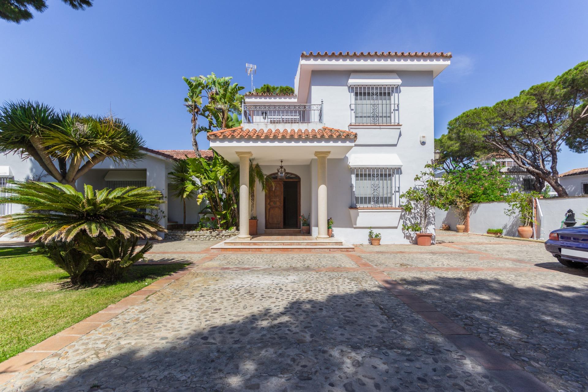 Exclusivo chalet en venta en Valdelagrana, El Puerto de Santa María.
