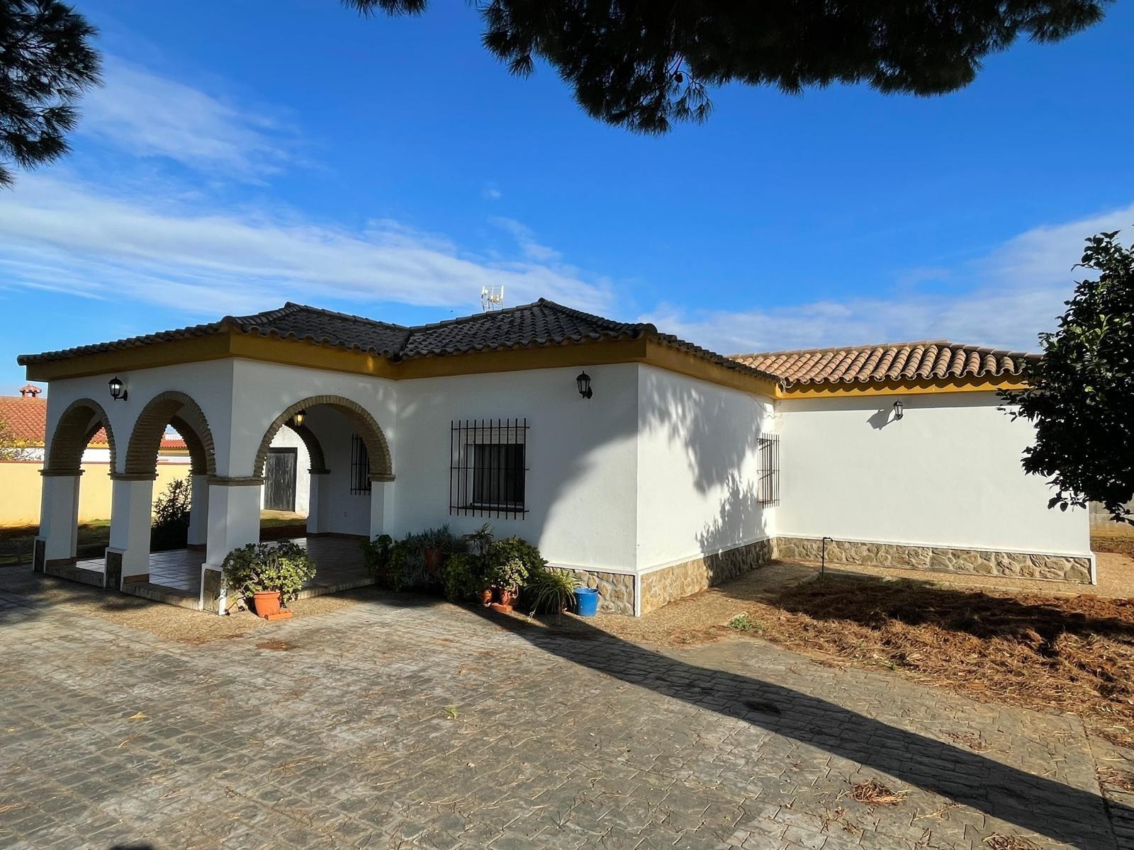 Chalet de 3 dormitorios y 1.200 m2 de parcela en el Pago Melilla