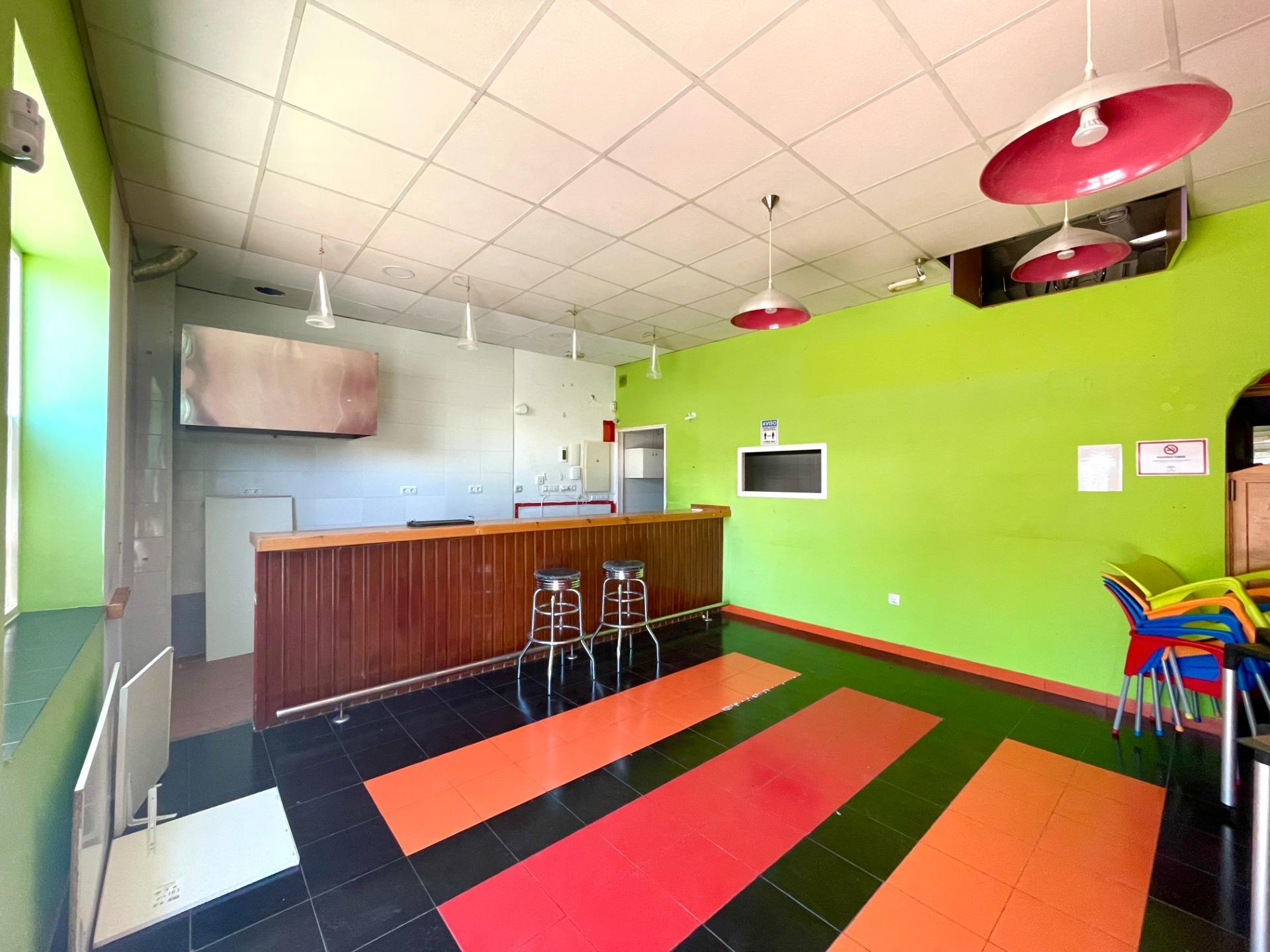 LOCAL COMERCIAL EN NAZARET DE 60 METROS EN ESQUINA