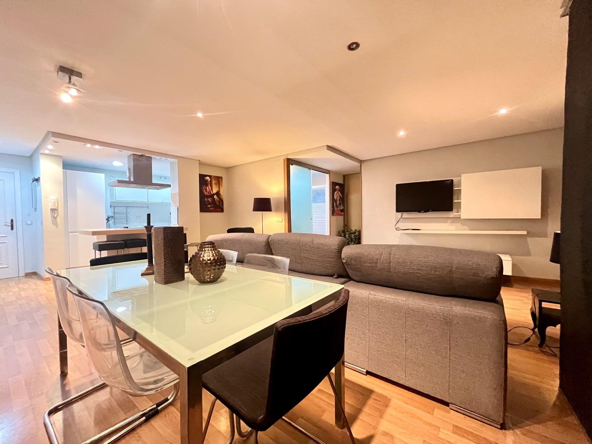 Piso Chapin de tres dormitorios convertido en loft.