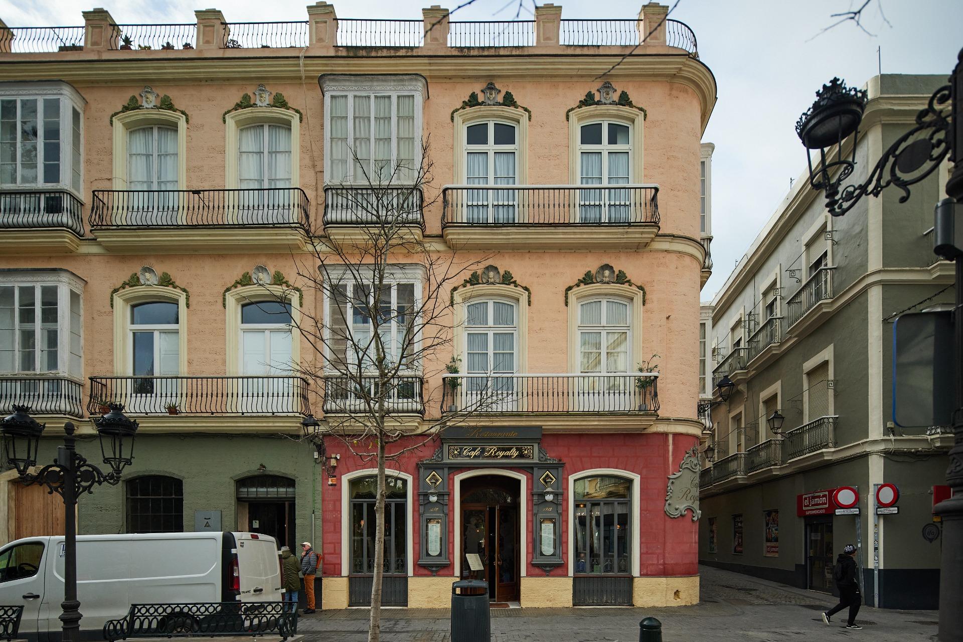 Vivienda única y exclusiva con ascensor y vistas a la Plaza de Candelaria!!!