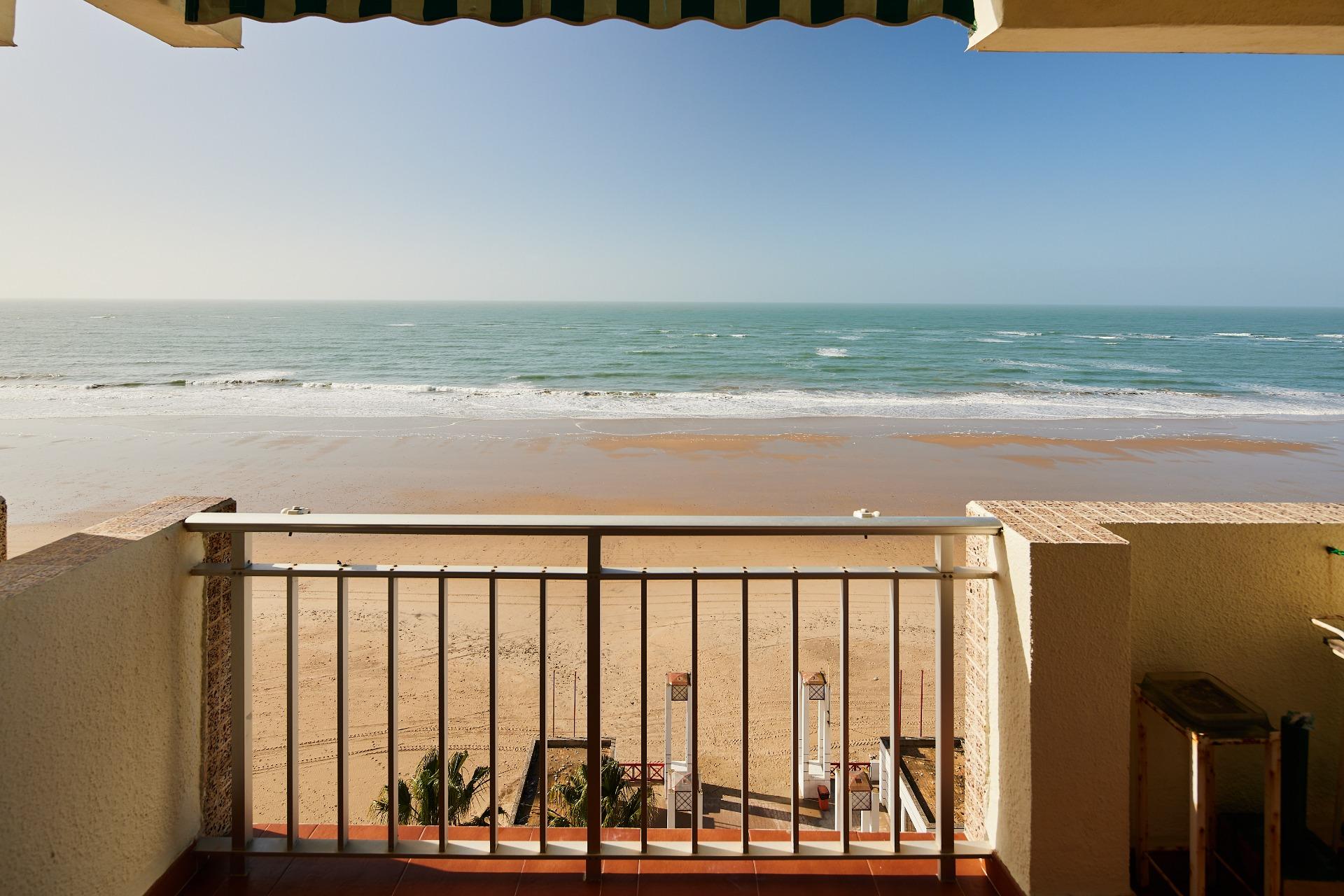 Exclusivo piso con vistas panorámicas al mar