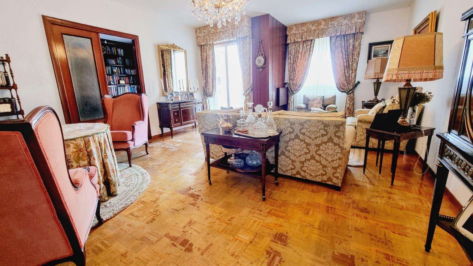 AMPLIO PISO CON TERRAZA EN ZONA SAN FELIPE NERI