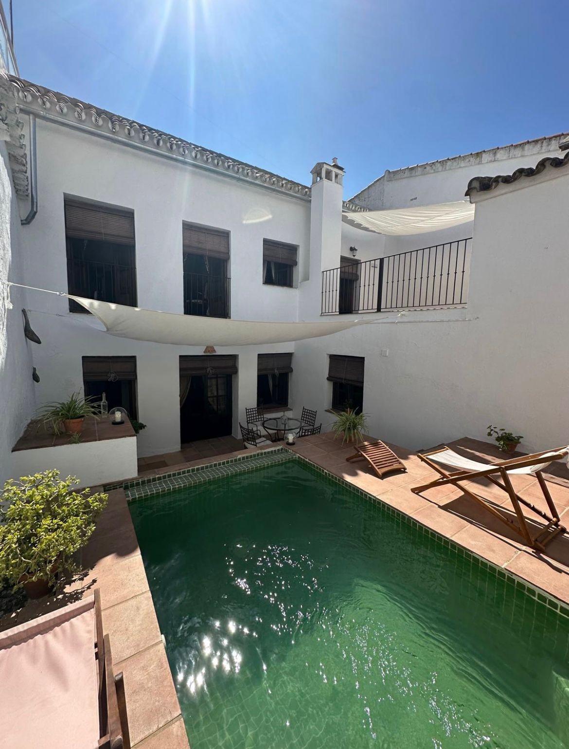 Preciosa casa en Cazalla de La Sierra con espectacular terraza y piscina privada!!!