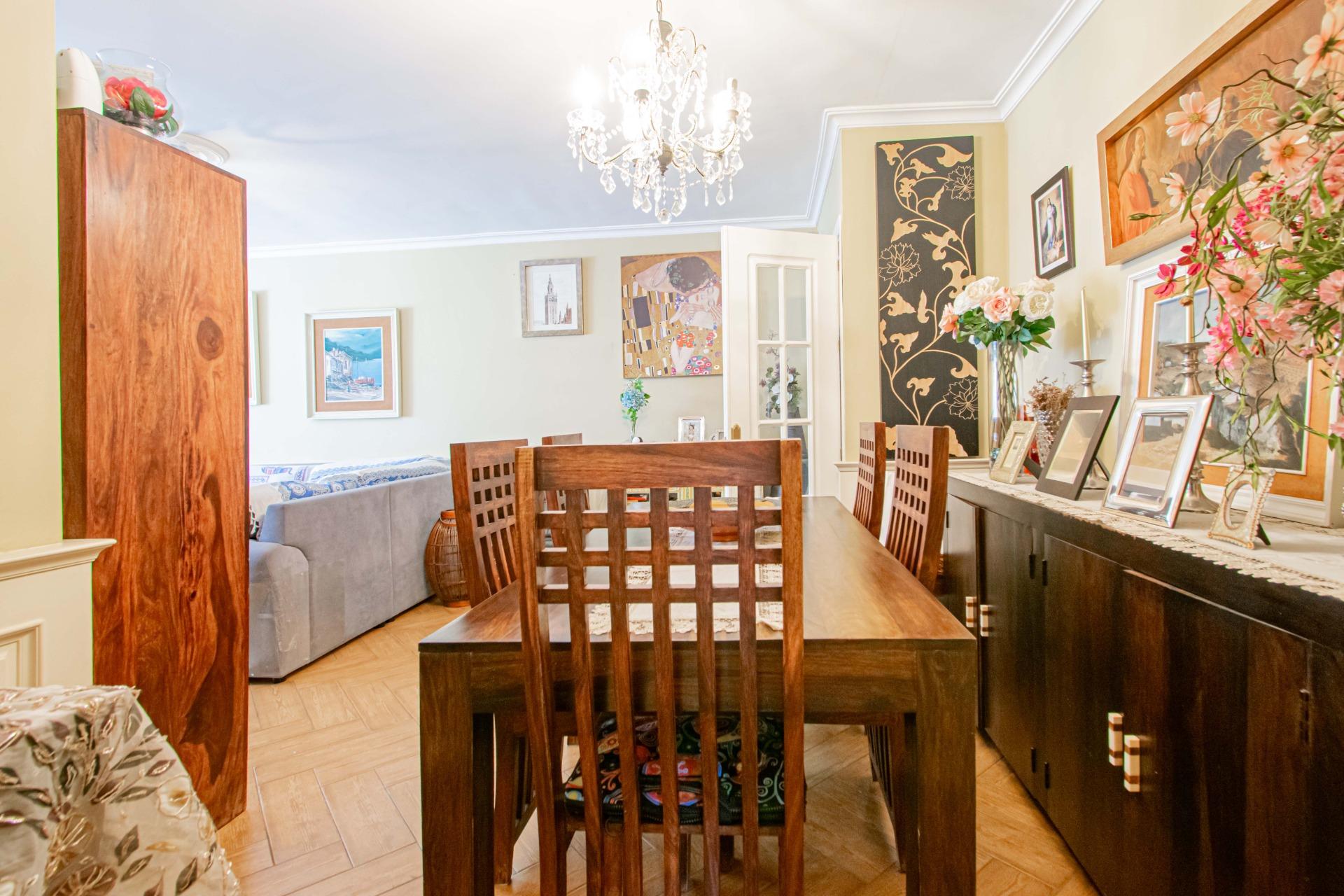 Preciosa vivienda REFORMADA en c/ Ópera Carmen con garaje y piscina comunitaria