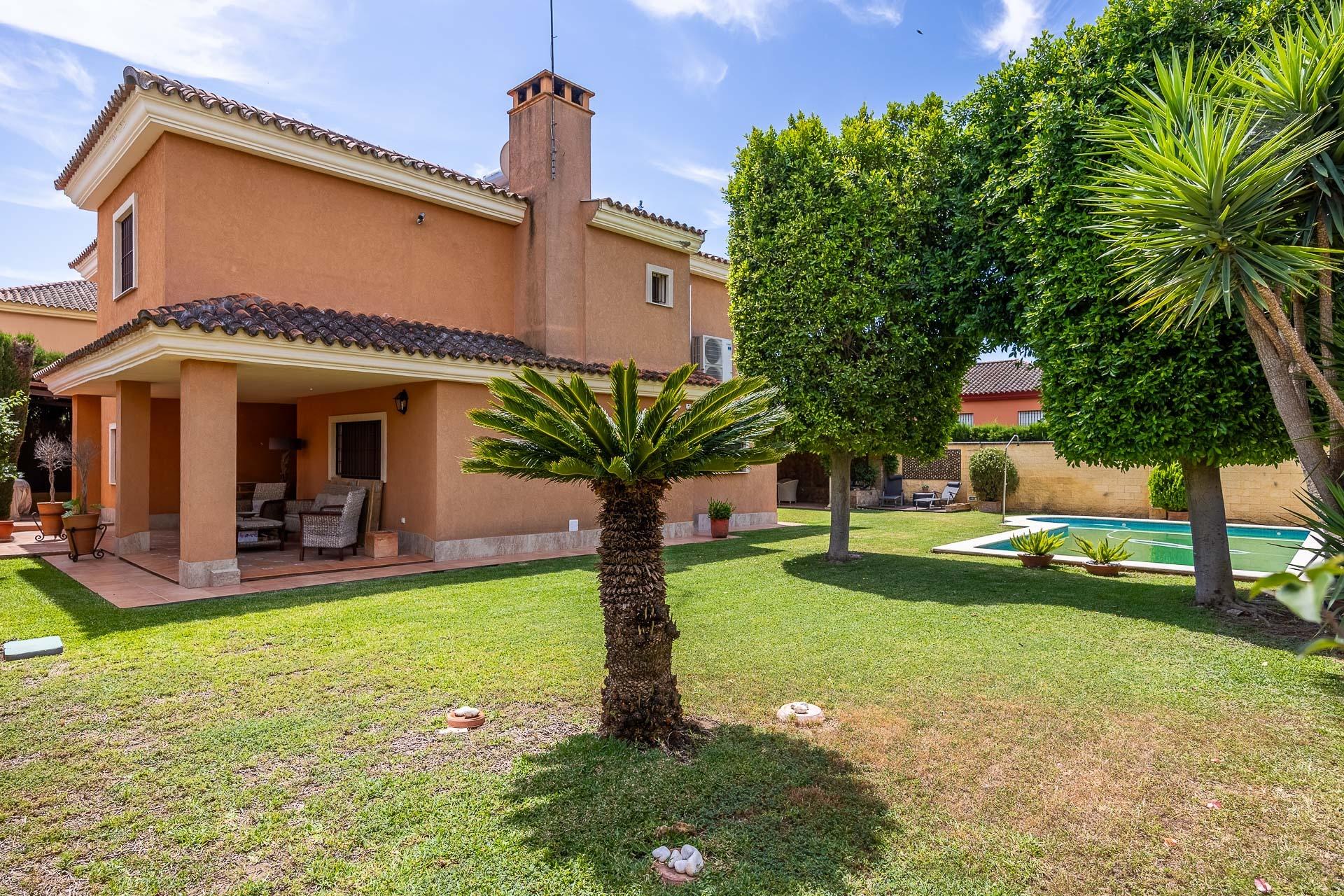 MARAVILLOSO CHALET INDEPENDIENTE CON PISCINA