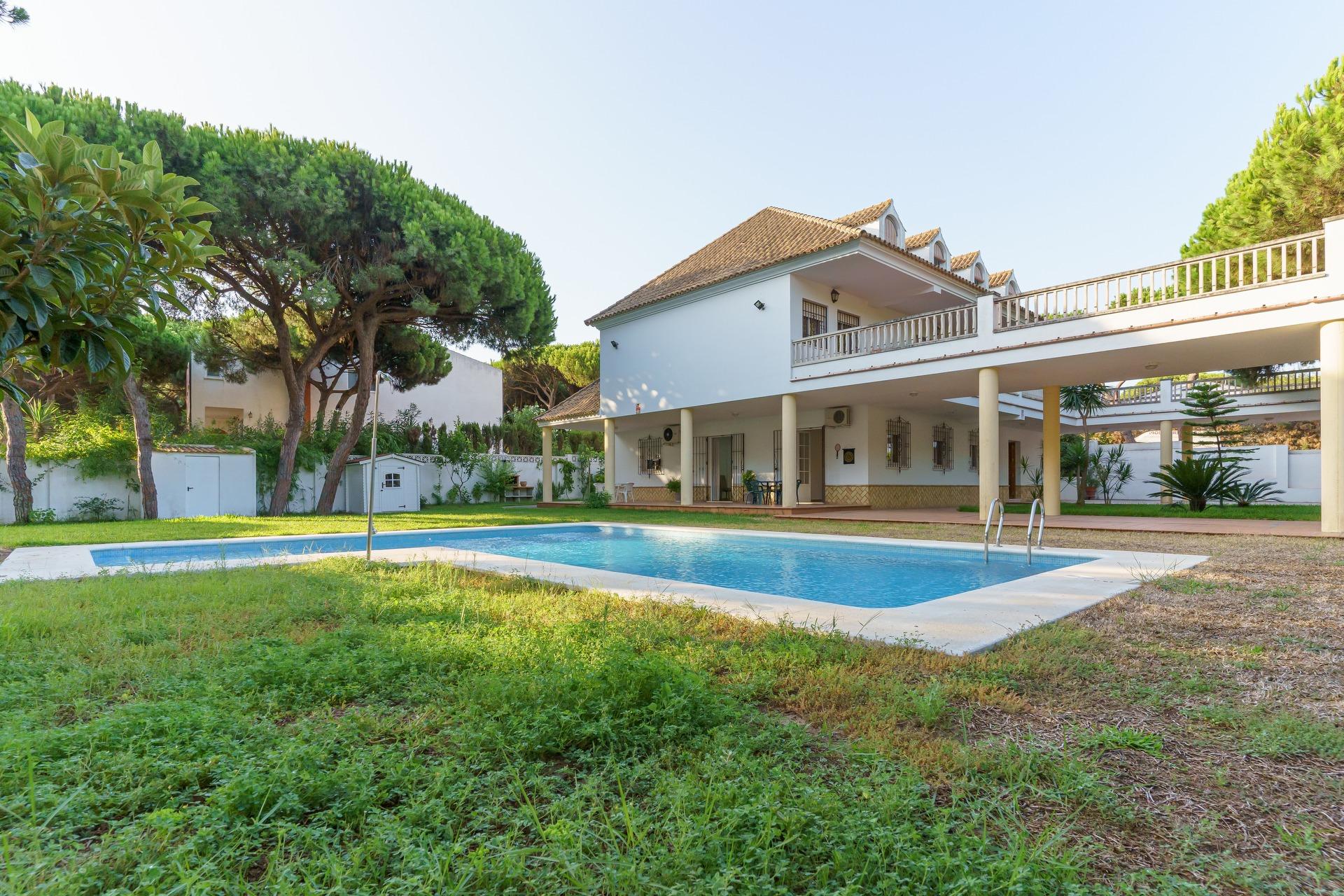 Chalet independiente con gran potencial turístico, a 400 metros de la playa