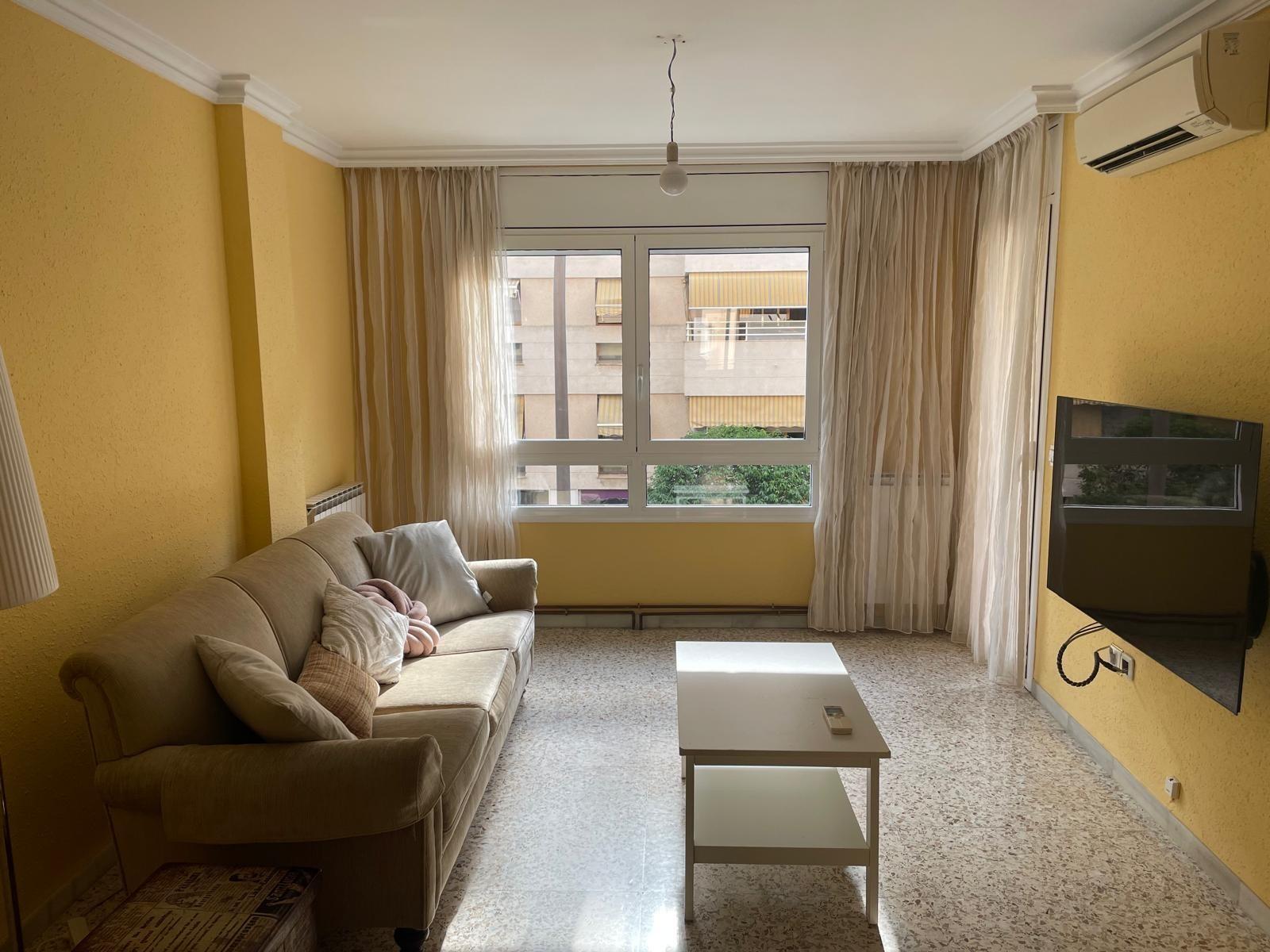 AMPLIO PISO DE 4 DORMITORIOS EN REUS – LUMINOSO Y BIEN UBICADO (GARAJE OPCIONAL)