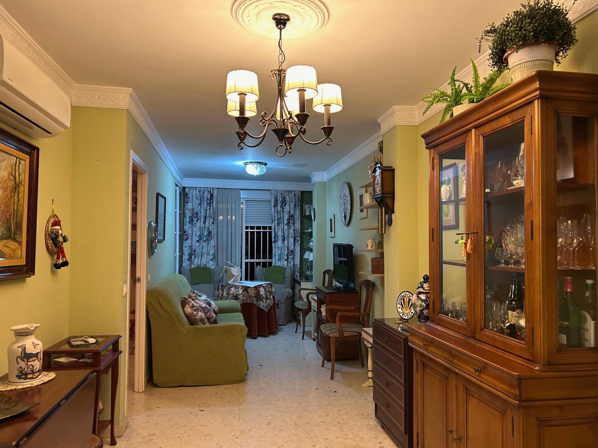 PISO A LA VENTA ENTRE AVDA.MIRAFLORES Y AVDA. DE LA CRUZ ROJA