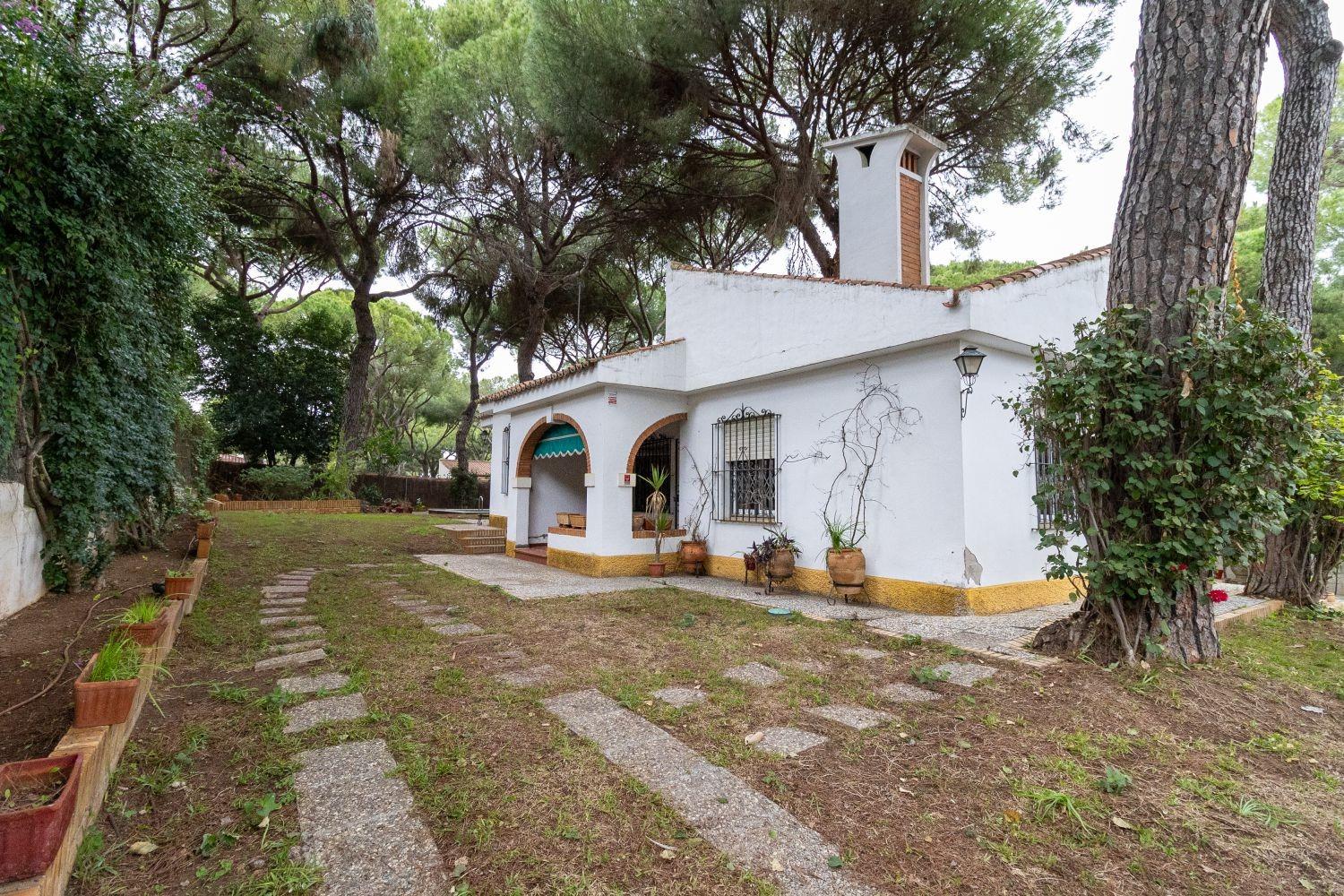 Oportunidad chalet en Alcala de Guadaira / Oromana