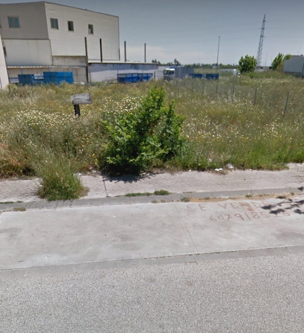 SOLAR EN POLIGONO INDUSTRIAL EL LIMON AUTOVIA CORIA - GELVES