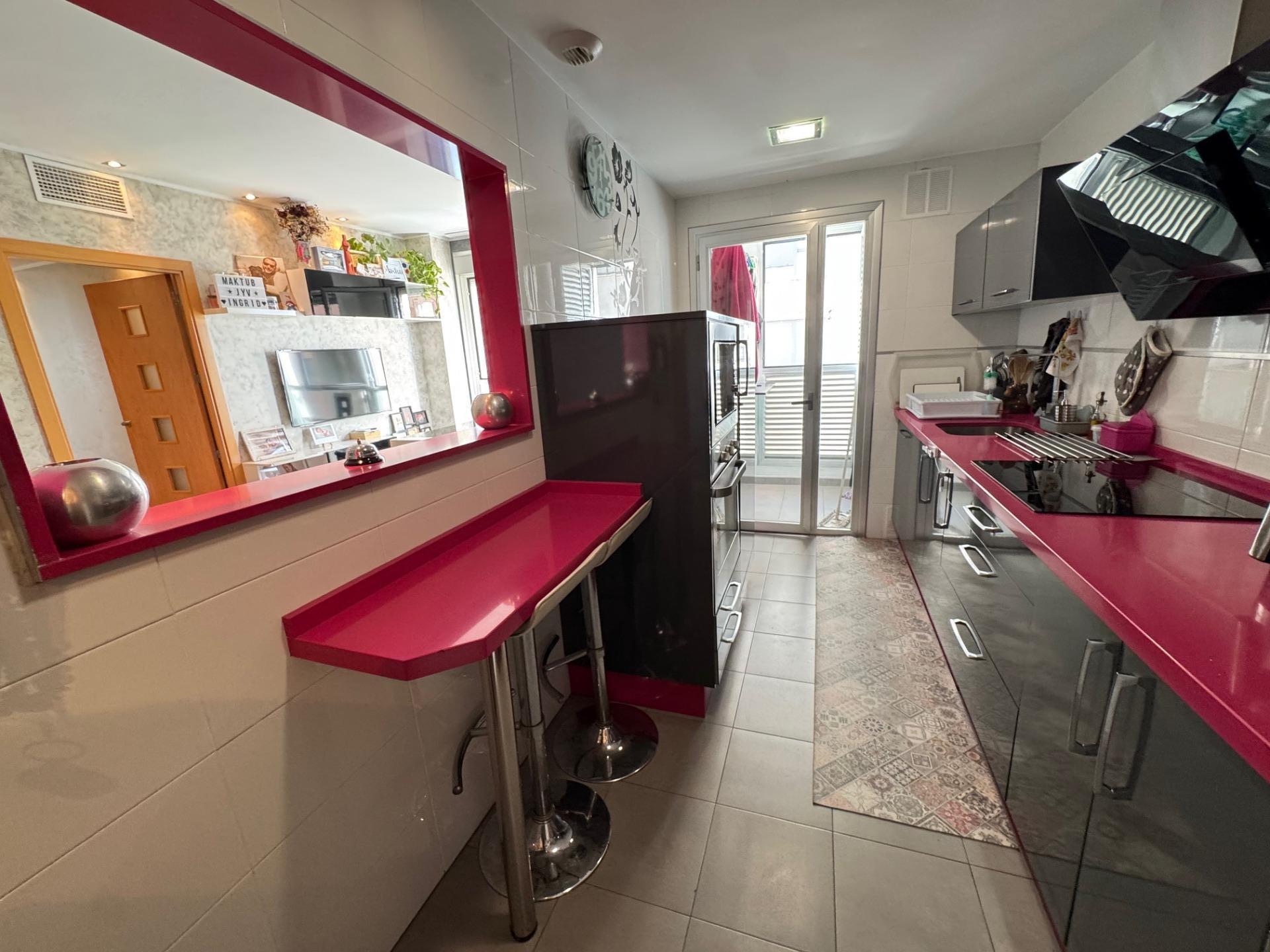 "ESPECTACULAR PISO EN VENTA, PINO MONTANO"