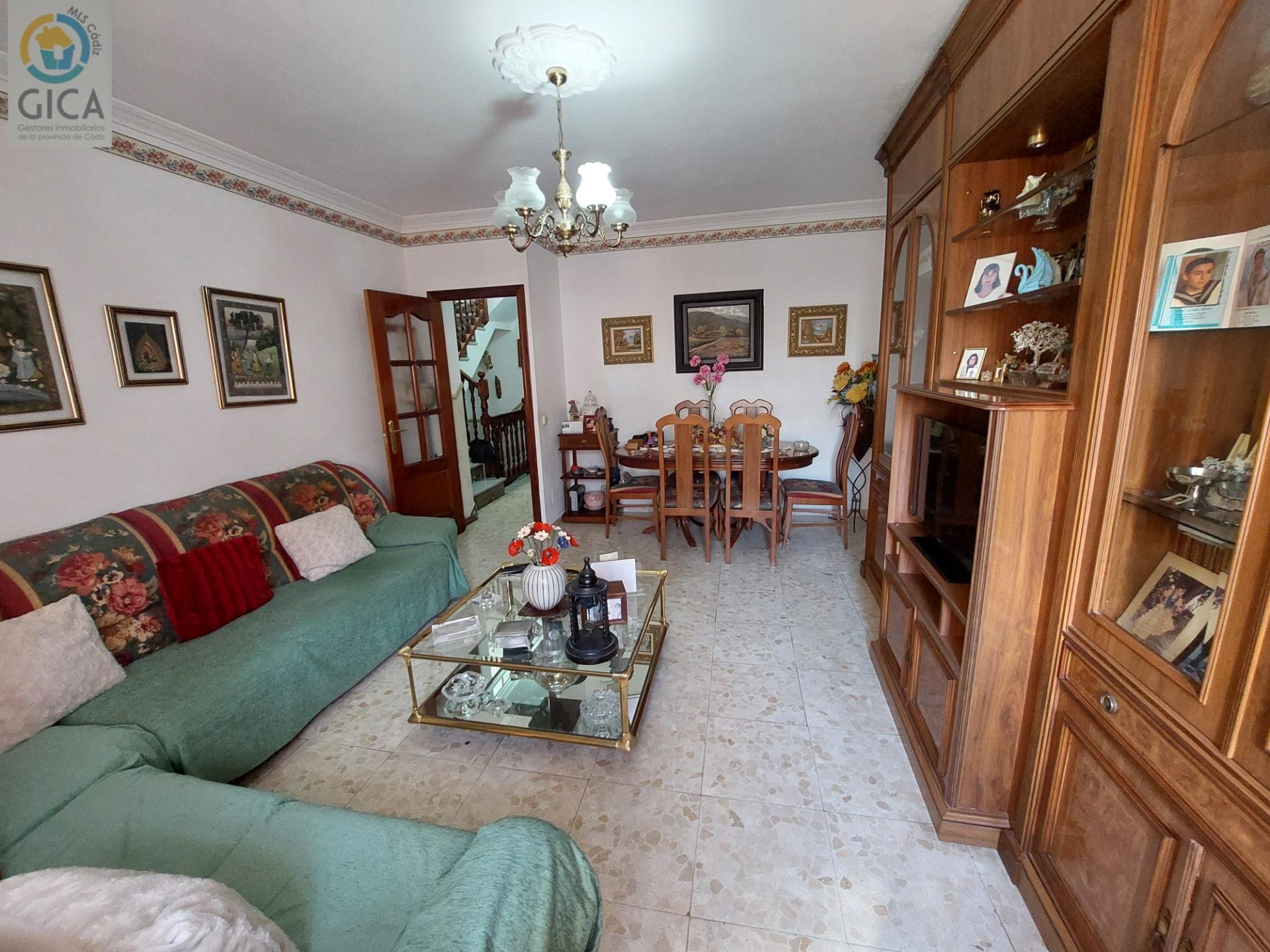 Fantástica casa en San Isidro con Garaje