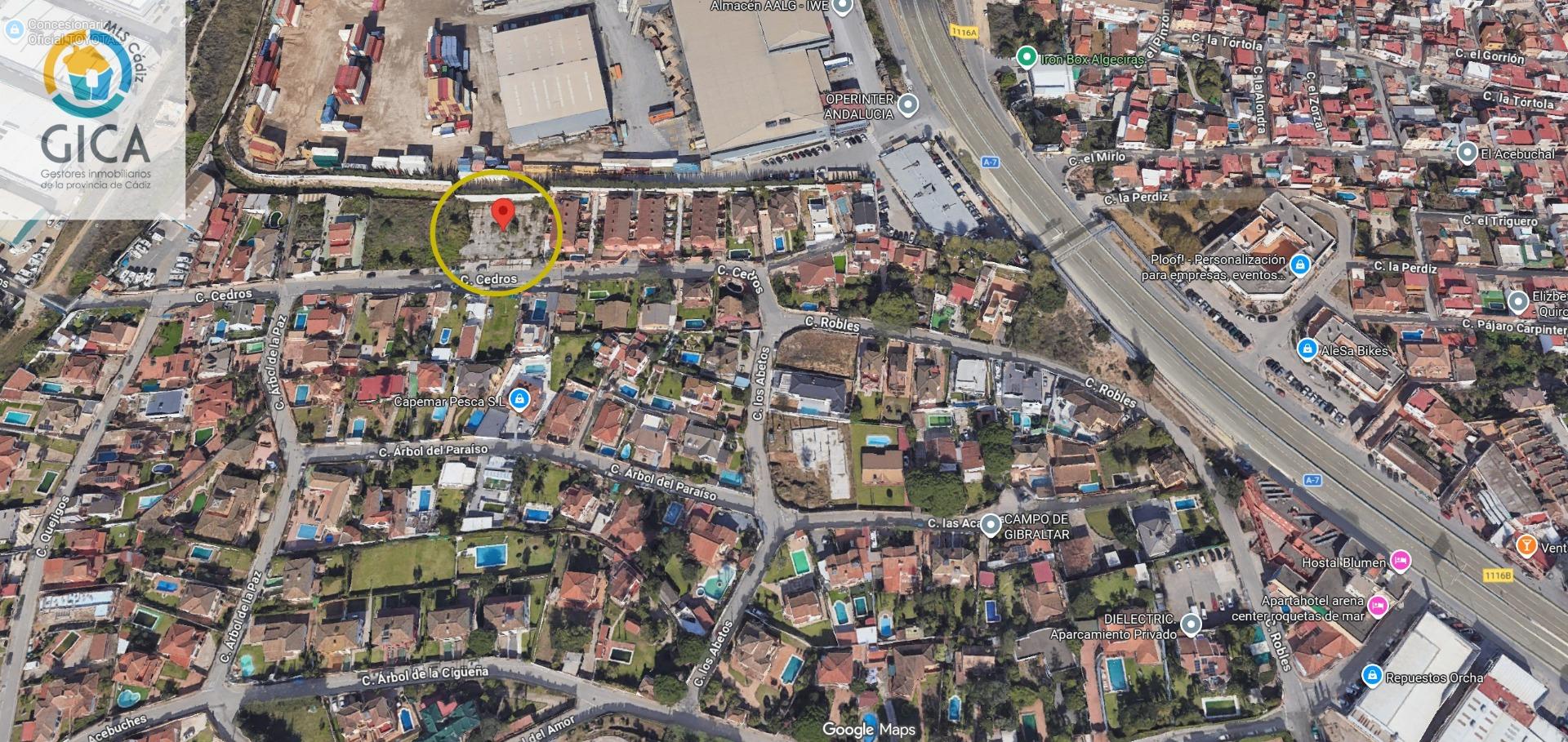 Se vende parcela resultante (+500 m² aprox.) de finca matriz 1.515 m²; segregación en trámite a cargo de la parte vendedora.