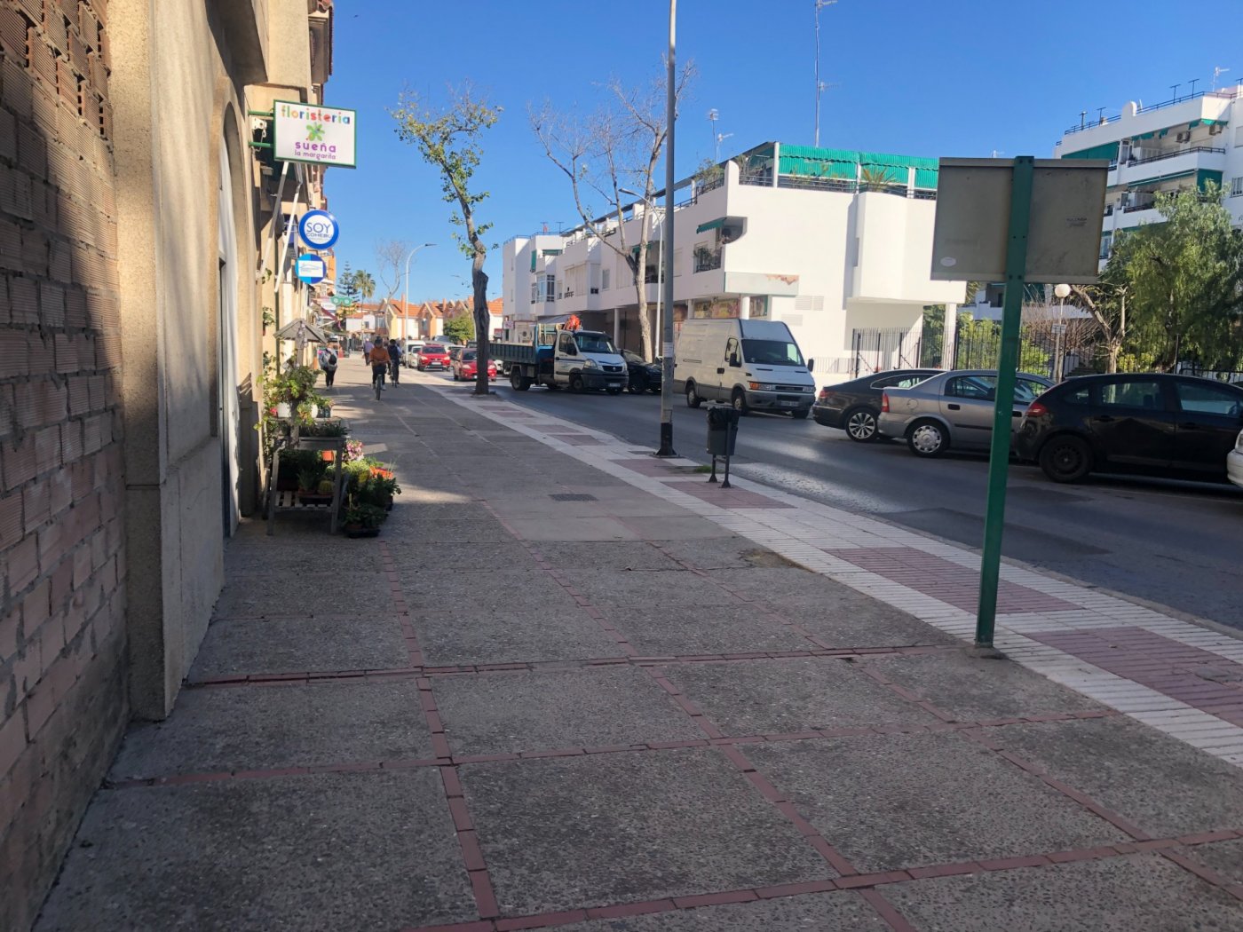 LOCAL COMERCIAL EN BRUTO EN LA ZONA CABO NOVAL