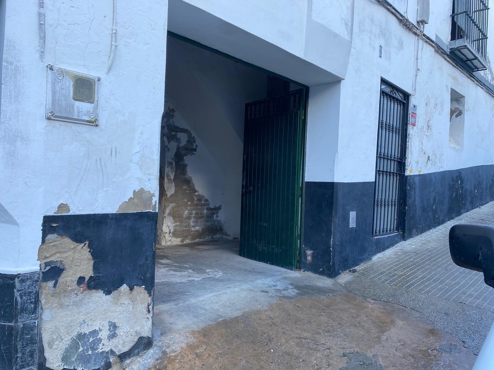 LOCAL BODEGA EN EL BARRIO ALTO.