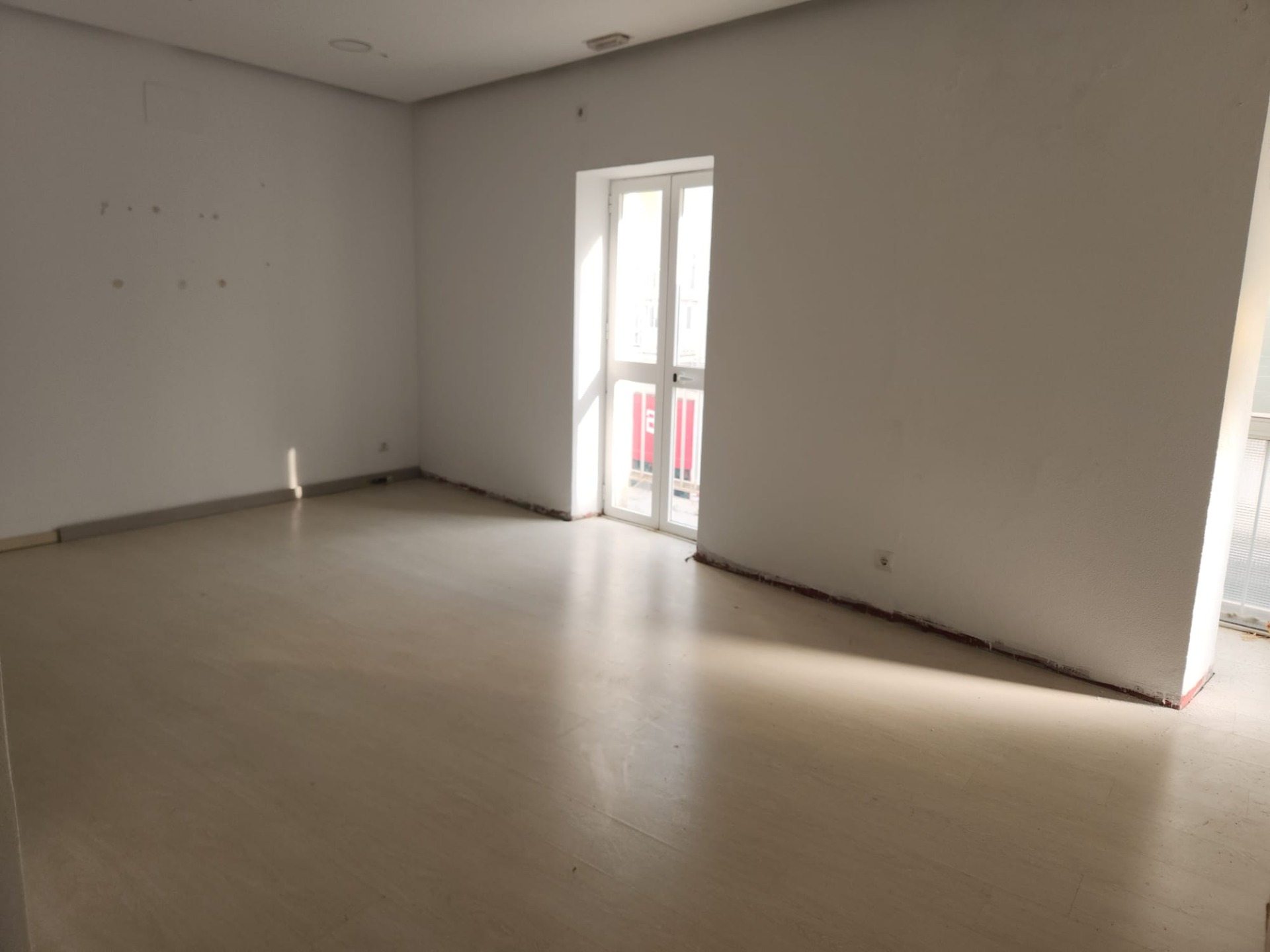 FINCA EN ZONA CENTRICA CON MULTIPLES POSIBILIDADES