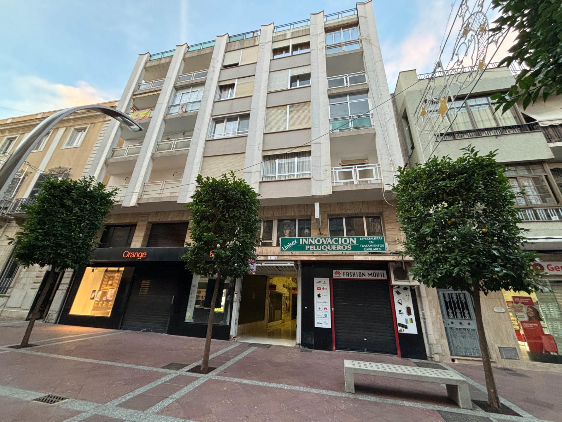 OFICINA EN PLENO CENTRO DE ALGECIRAS - CALLE ANCHA - ALQUILADA