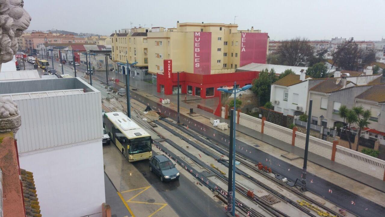 ADOSADO 4 DORMITORIOS 2 BAÑOS + ASEO CON PARKING PROPIO AVENIDA SOLANO