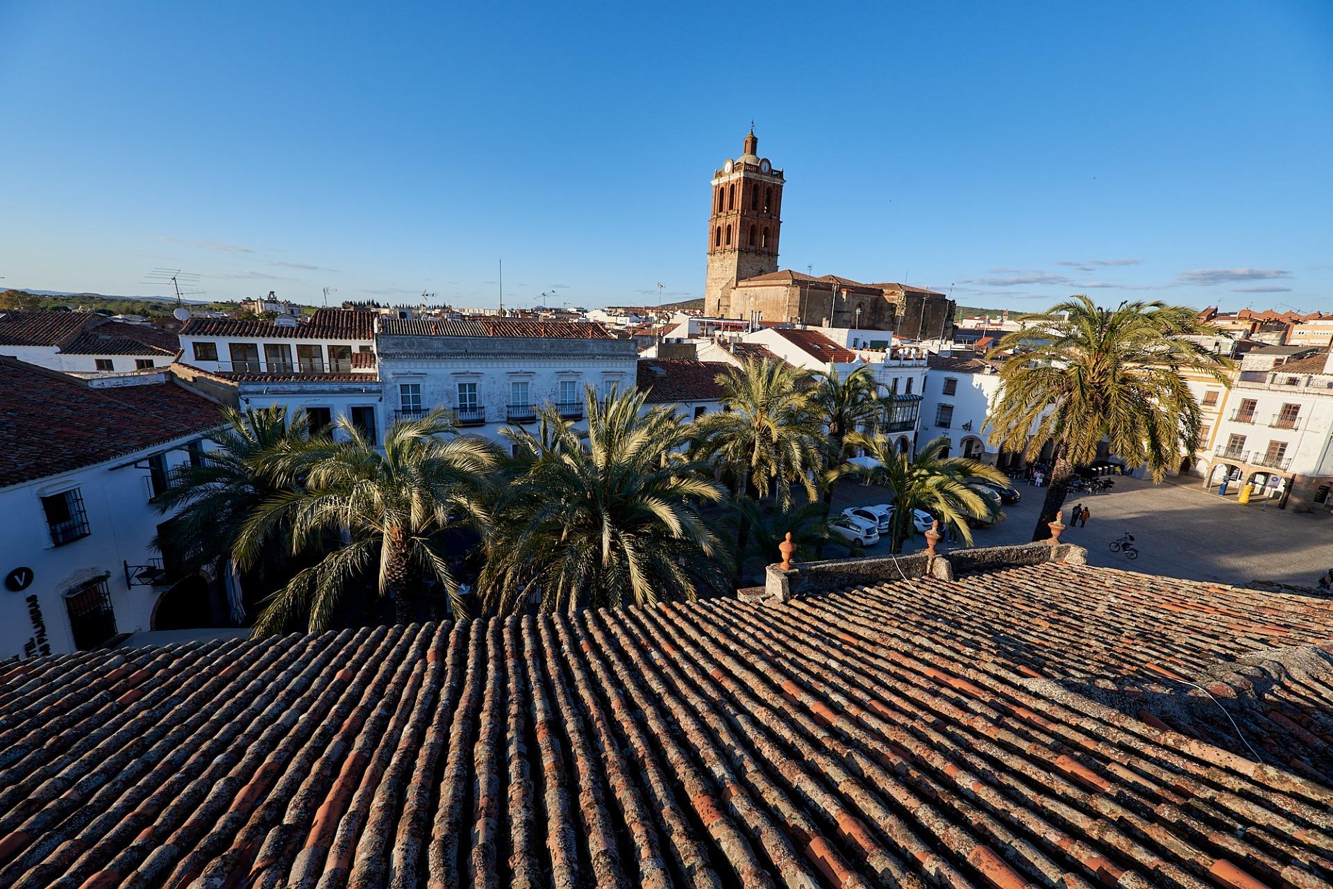 Edificio histórico con potencial singular frente a Plaza Grande, Zafra
