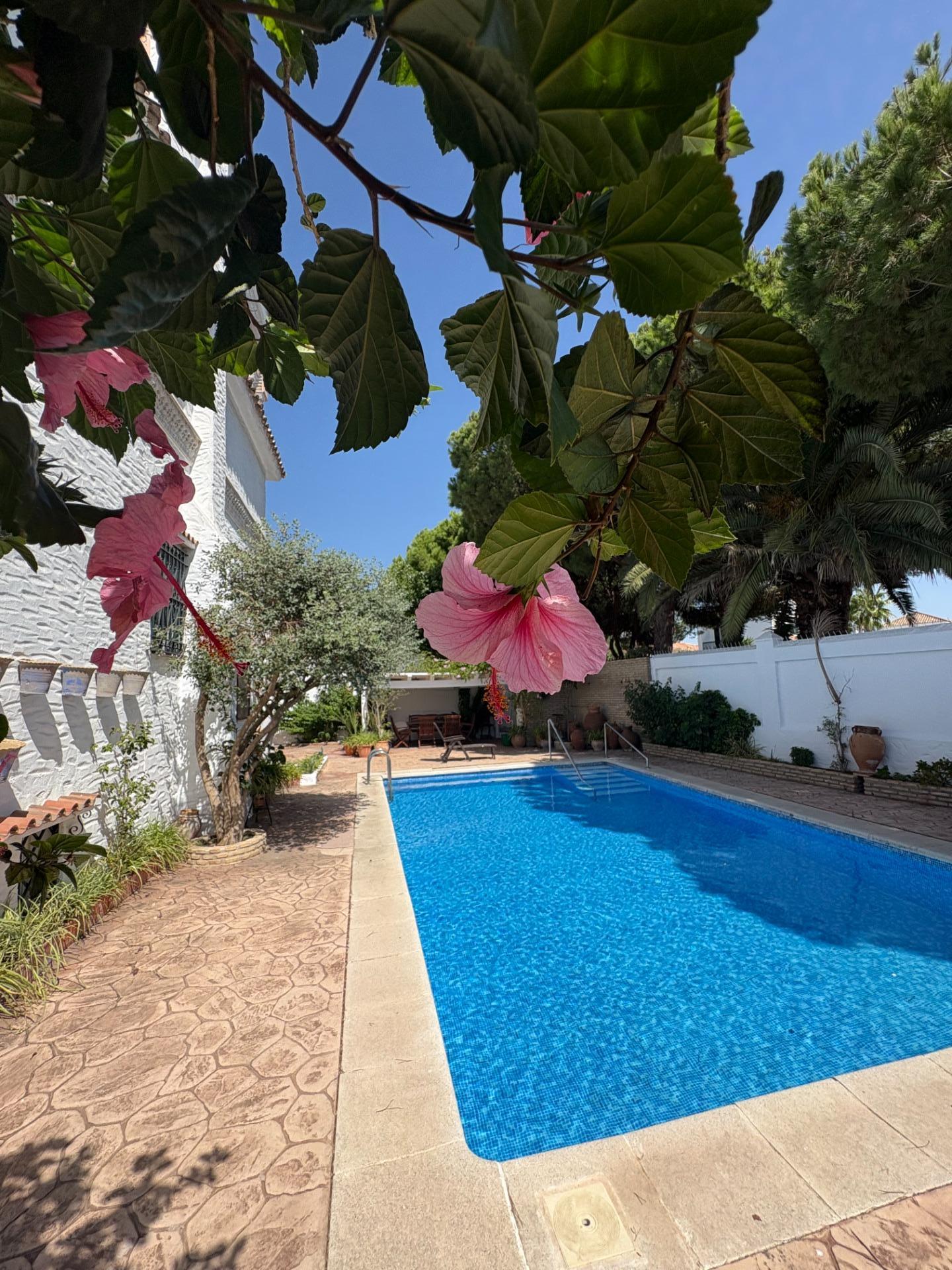 Chalet Familiar para disfrutar todo el año en La Jara – Sanlúcar de Barrameda (Cádiz) 🏡