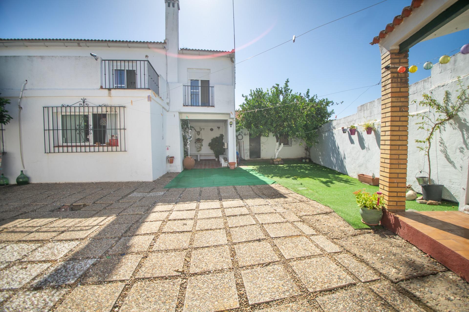 BONITA CASA EN CASTILBLANCO DE LOS ARROYOS (SEVILLA)