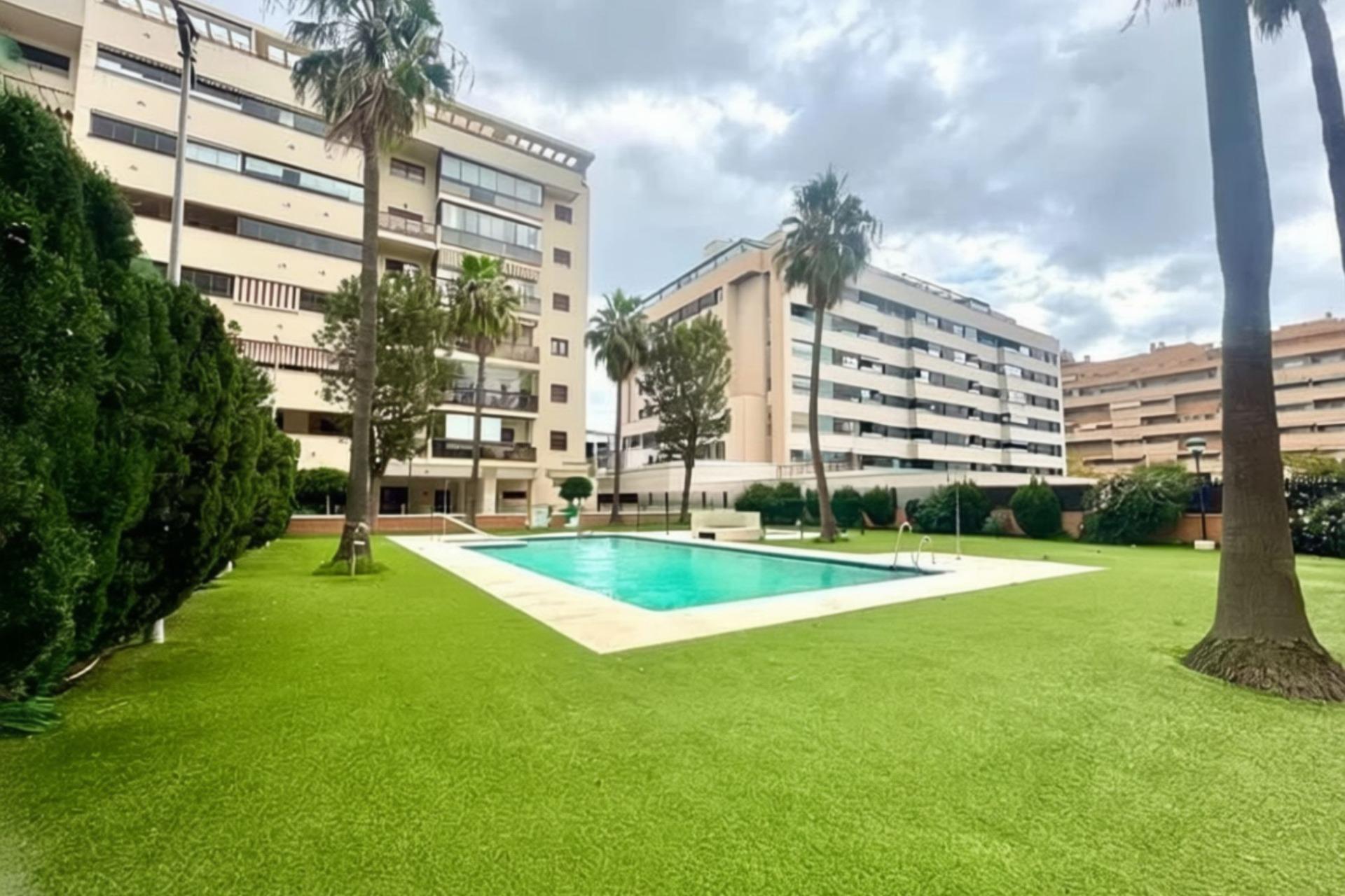 Magnífico piso en Jardines del Litoral – Exclusividad, confort y ubicación.