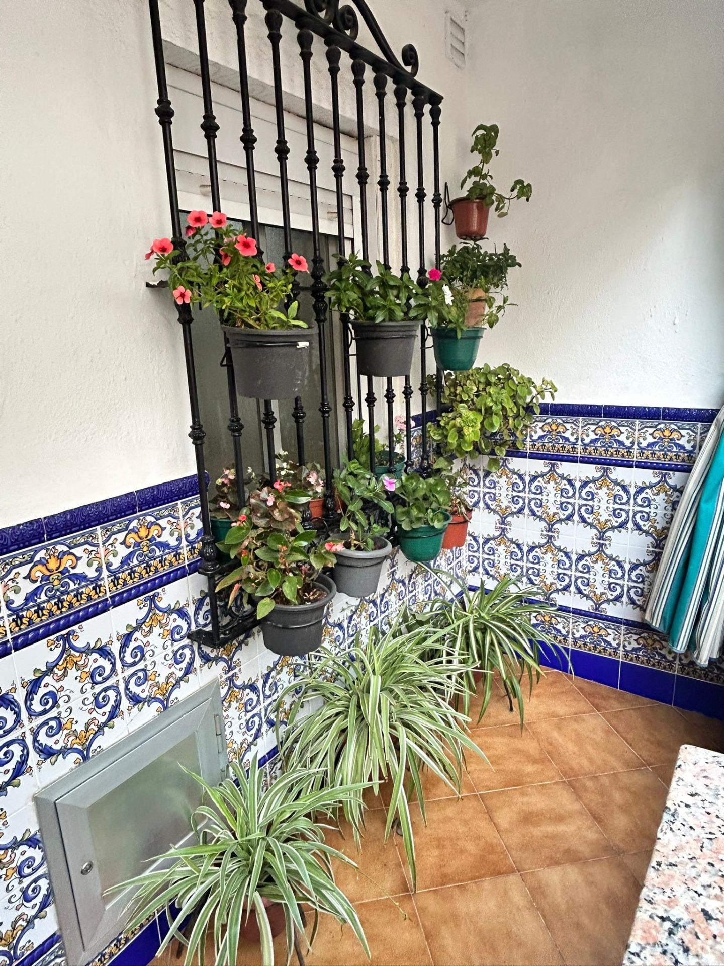 COQUETA CASA UNIFAMILIAR EN ALCALÁ DE GUADAÍRA, A UN PASO DEL FUTURO METRO A SEVILLA