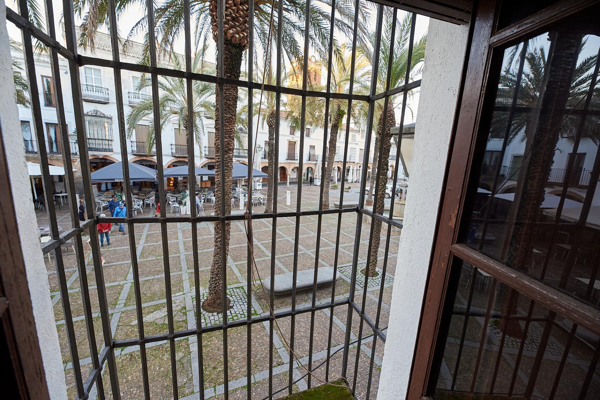 Edificio histórico con potencial singular frente a Plaza Grande, Zafra