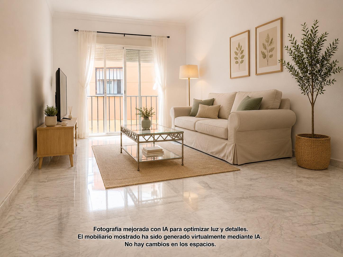 Apartamento con ascensor y dos balcones en plena calle San José