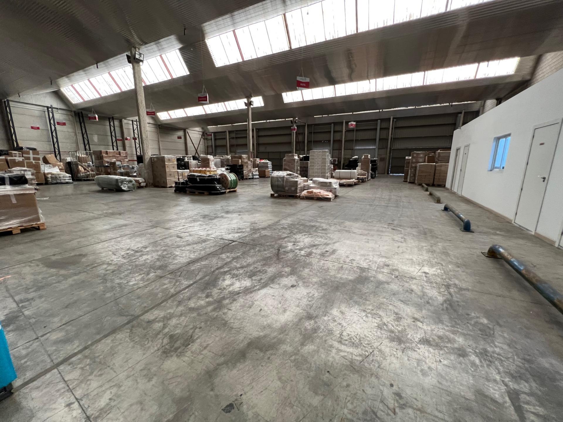 Nave con 16 muelles de carga en Jerez