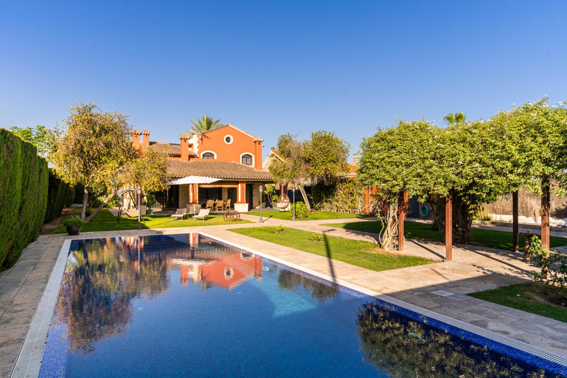 CHALET ESPECTACULAR EN JEREZ